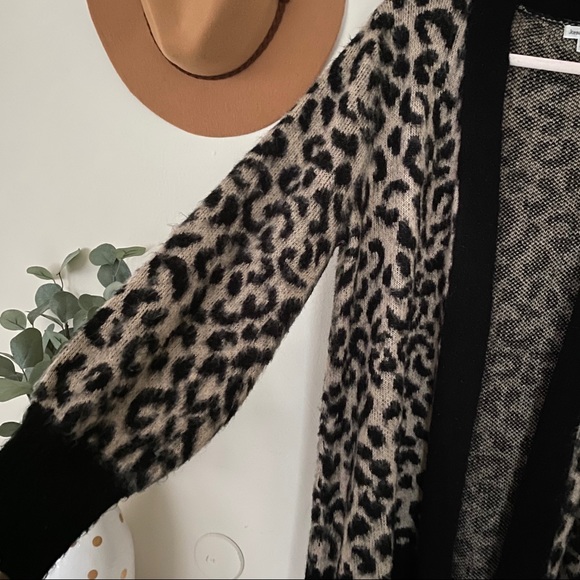 Cozy Leopard Print Eyelash Knit Cardigan - Picture 2 of 7